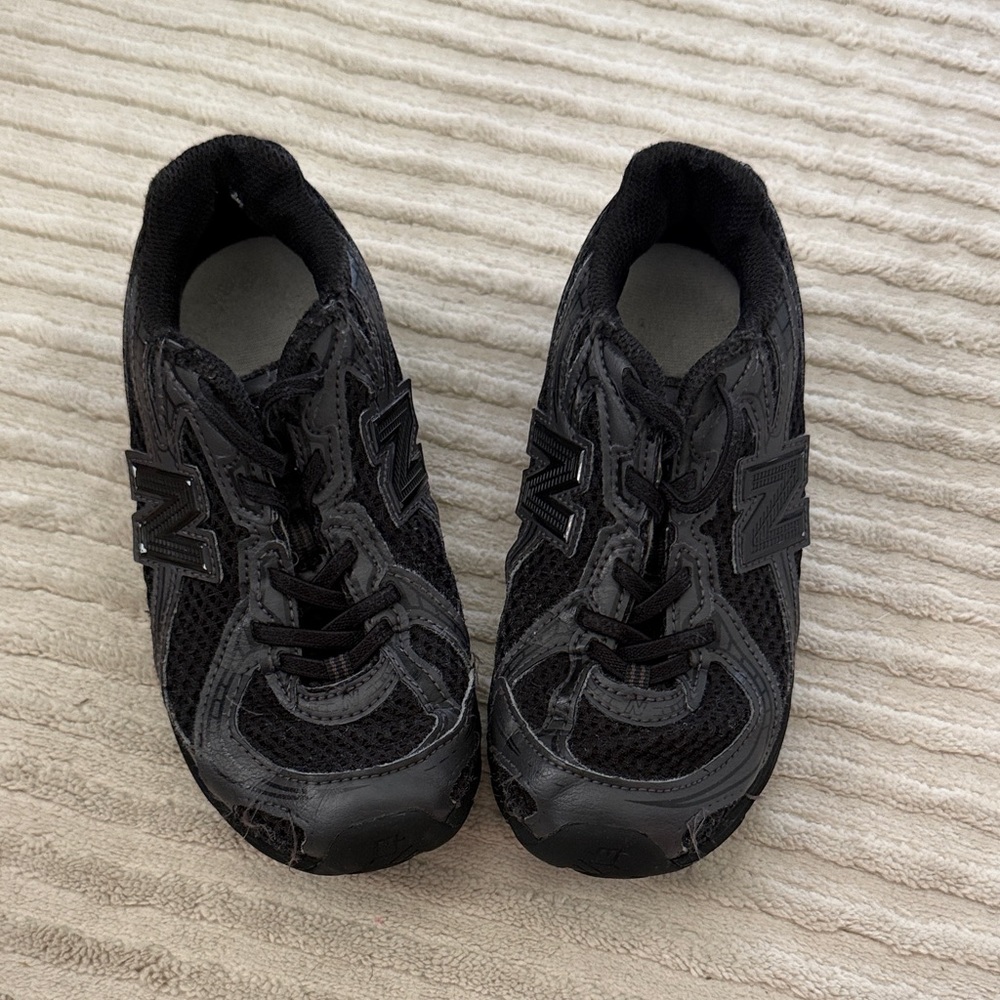New Balance Black Kids Sneakers